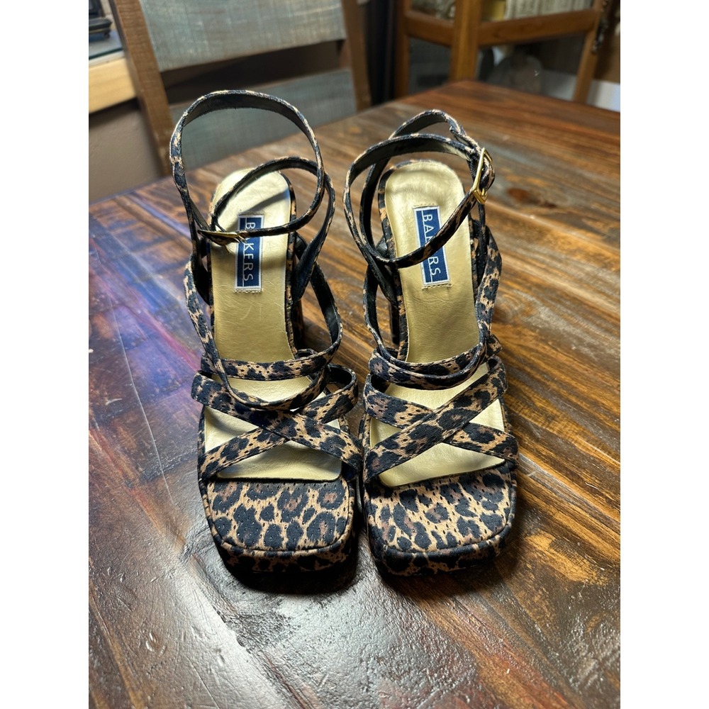 Bakers Renee Leopard Print Platform Block Heel Sandals Square Toe Animal 8M 439